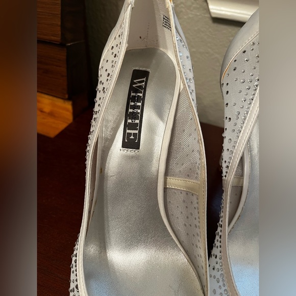 White By Vera Wang Jeweled Wedding Heels Size 10 - Picture 4 of 9